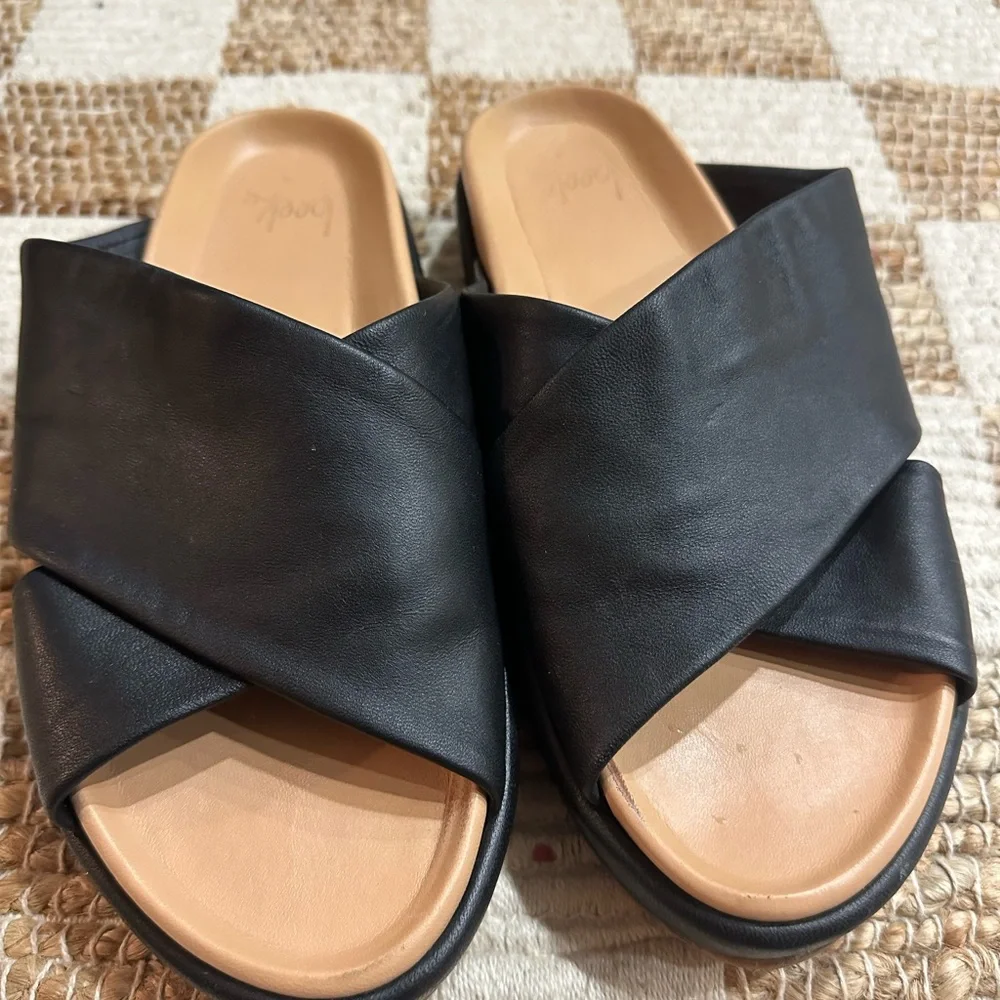 beek Black Leather Crossband Slide Sandals with Tan Footbed